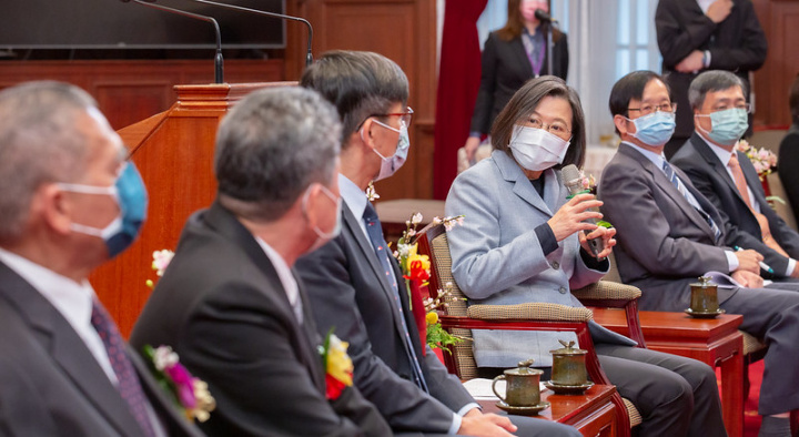 蔡英文總統25日上午接見「第23屆國家建築金質獎及第18屆國家品牌玉山獎得獎代表」