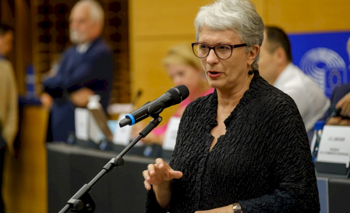 歐洲議會議員卡尼特（Sandra Kalniete）。 (圖:推特)