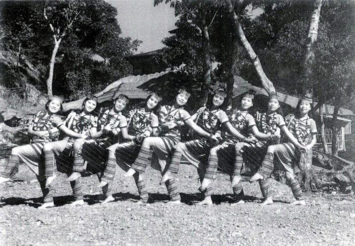 新北市烏來泰雅民族博物館28日將推出「Mzyugi Ulay舞熠烏來歷史流轉記憶」特展，盼藉由展出，帶領民眾重回過去烏來觀光發展盛況，重新看見烏來原住民族樂舞年代。（高茂源提供）