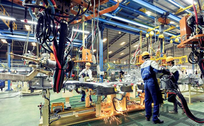 Industrial production hits new high in 2021
