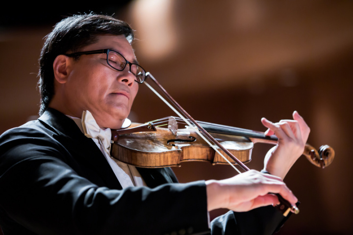 小提琴家蘇顯達每5年都會舉辦獨奏會，回顧與分享自己的習樂生涯，今年是蘇顯達留法返國35年，2日將在台中國家歌劇院中劇院舉行獨奏會。（蘇顯達提供）