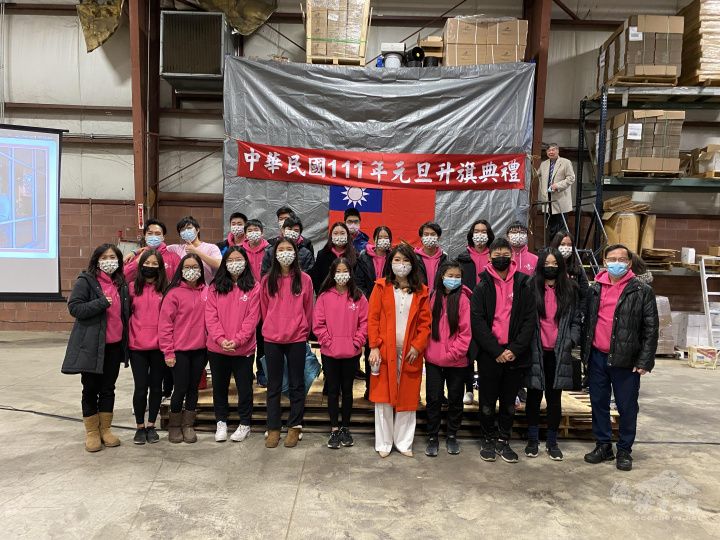 密西根FASCA負責協助場地佈置及還原，會後與委員們合影留念