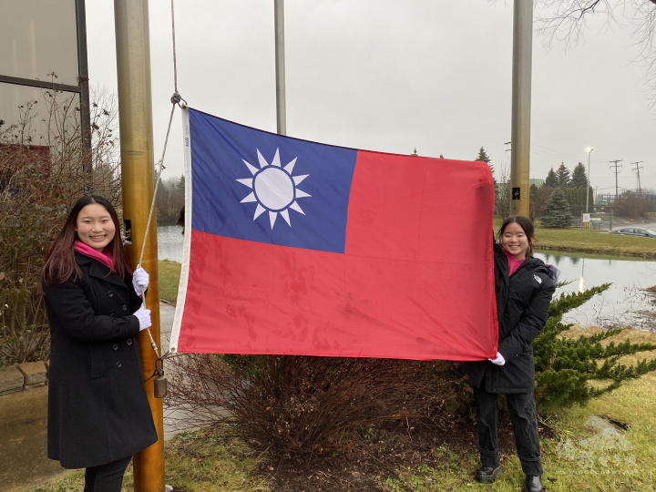 由密西根FASCA高年級學生負責掌旗及升旗