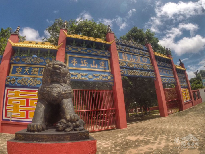 園區充滿文化氣息之大門