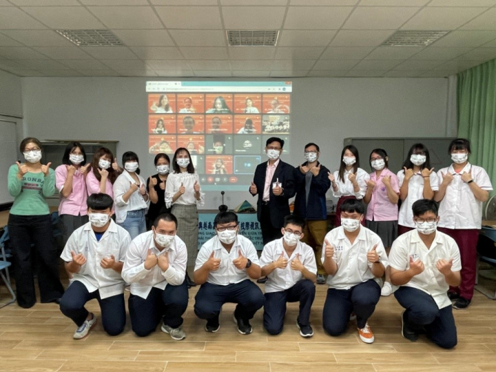 澎湖高級海事水產職業學校、國立馬公高級中學和國立關山高級工商職業學校聯合與越南塔爾曼高中職進行跨校視訊交流。