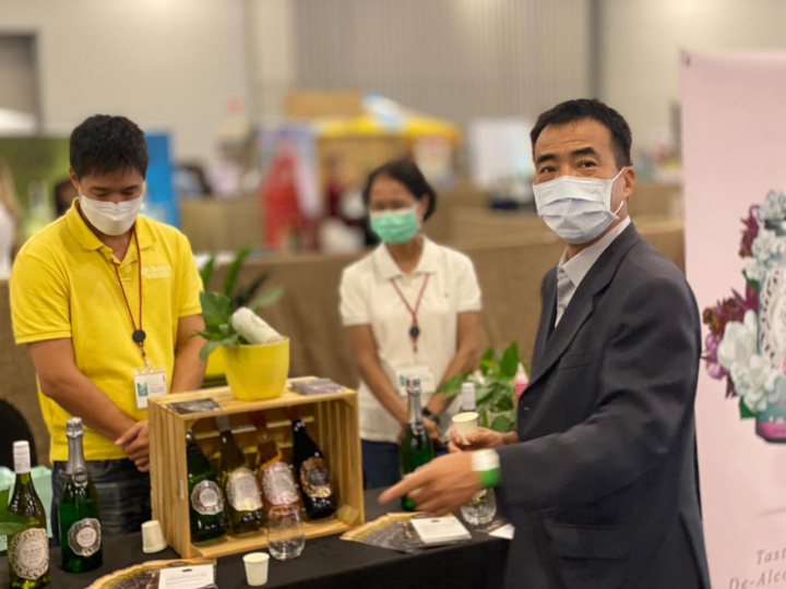 駐開普敦辦事處林映佐處長訪視在開普敦國際會議中心（CTICC）參展僑民