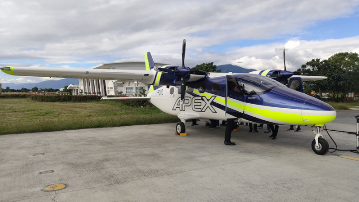 台東縣政府和安捷航空合作發展高空跳傘活動，將先以專案活動的方式進行推廣，預計4月在活水湖有精彩演出。
