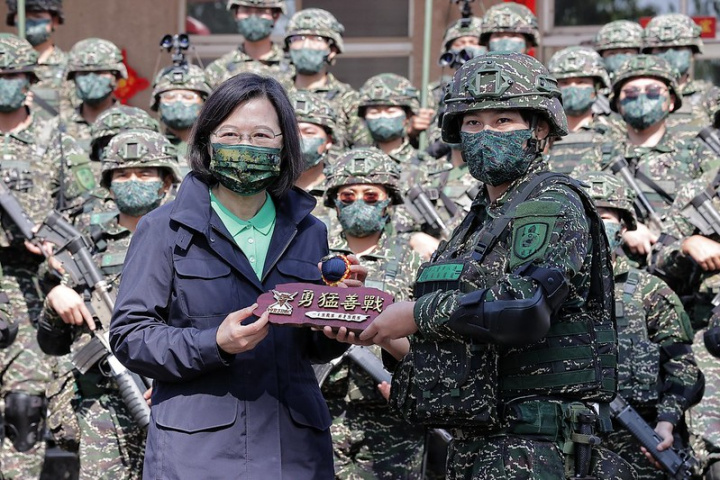 總統春節慰勉海軍陸戰隊國軍弟兄姊妹