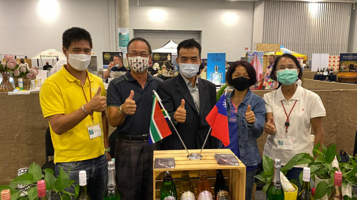 駐開普敦辦事處林映佐處長訪視在開普敦國際會議中心（CTICC）參展僑民