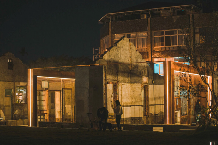 屏東縣政府將勝利星村無法修復的日式眷舍歷史建築，打造為全國首座遺構公園，預計暑假前全面開放。（屏東縣政府提供）