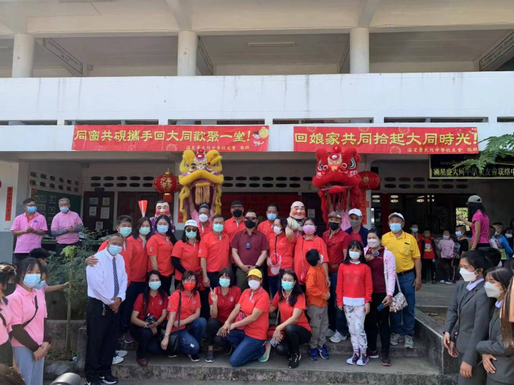 校友會向高級顧問康光真拜年賀歲