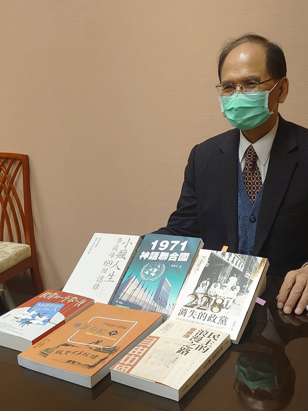 立法院長游錫堃鼓勵民眾春節期間閱讀「1971神話聯合國」、「民主的浪漫之路：雷震傳」等6本與台灣民主有關的書，多了解台灣民主故事。