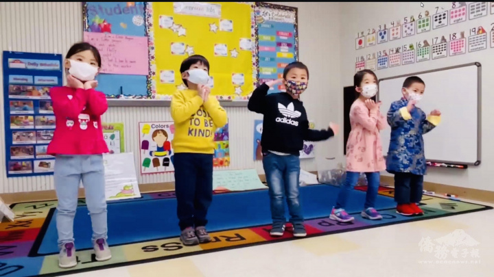 可愛的幼稚班學生表演「福寶迎新春」，喜氣洋洋