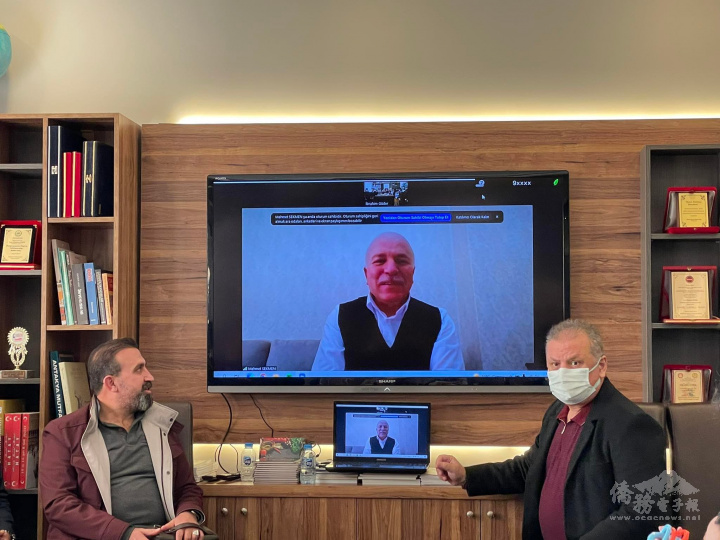 透過視訊與Erzurum 市長沙克曼Mehmet Sekmen線上會談