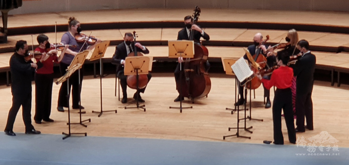 太平洋交響樂團於音樂廳的演奏動人心弦