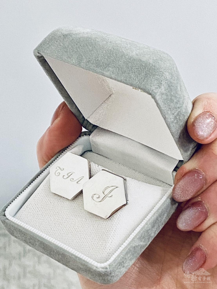 TIA Initial engraved cufflinks