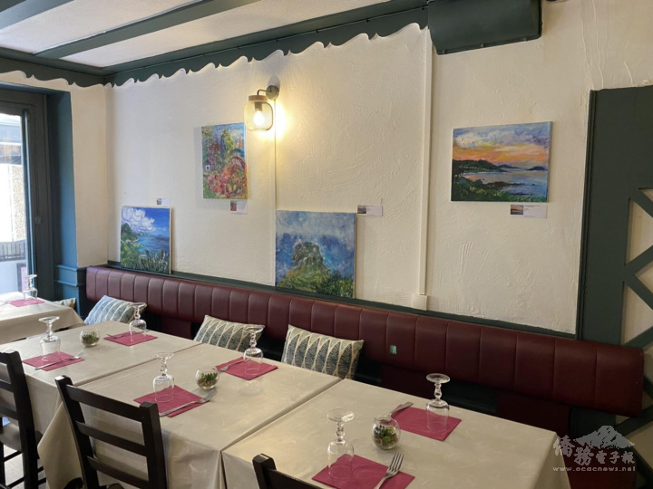 臺灣旅法藝術家余佳芳在滿滿臺灣味的餐廳展出主題為「臺灣」的畫展，讓當地人同時享受視覺及味覺的饗宴，彷彿暢遊了一趟寶島。