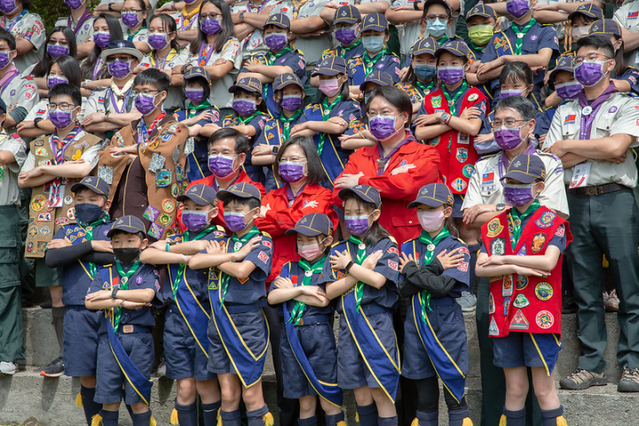 總統與出席人員合影