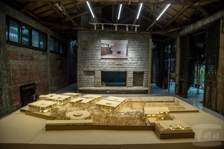 「安齋」重建，感念美國醫藥助華會（ABMAC）與國防醫學院的深厚友誼。