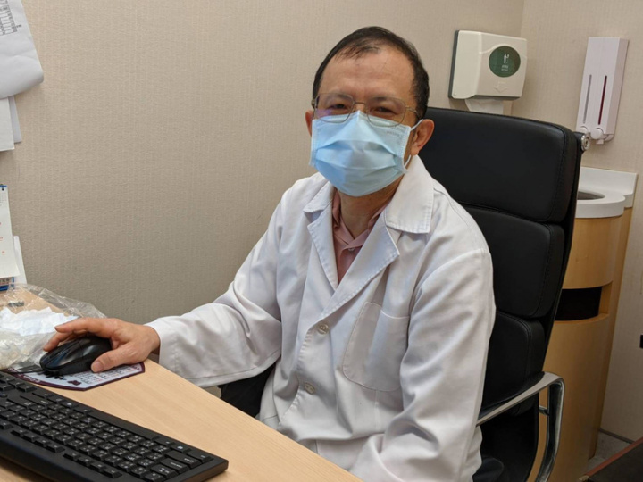 書田診所家醫科主任醫師何一成18日表示，大腸癌可能導致貧血，長期貧血會使得血紅素持續下降，可能對免疫力、心臟功能等造成影響，呼籲貧血民眾積極找出導致貧血的原因加以治療。（書田診所提供）