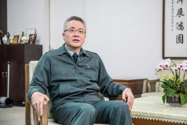 國防醫學院院長查岱龍少將說明「安齋」的歷史。