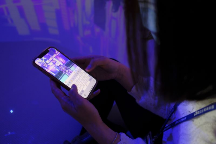 Visitors enter the virtual world through the app.