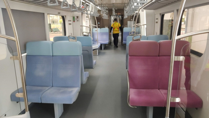 台鐵南北迴線往返台東一票難求，不過有班列車，跑得比部分自強號快、車資比莒光號便宜，且隨買隨有票，這班神秘列車是台鐵彰化往返台東的EMU900型電聯車，是具多項創新服務設施的新穎列車。