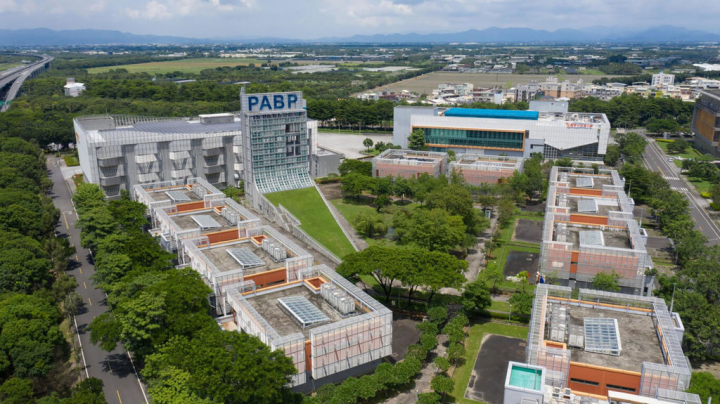 受全球產業趨勢帶動，屏東農業生物科技園區110年新增引進新台幣21億元投資，創歷年最佳招商績效。（屏東農業生物科技園區提供）