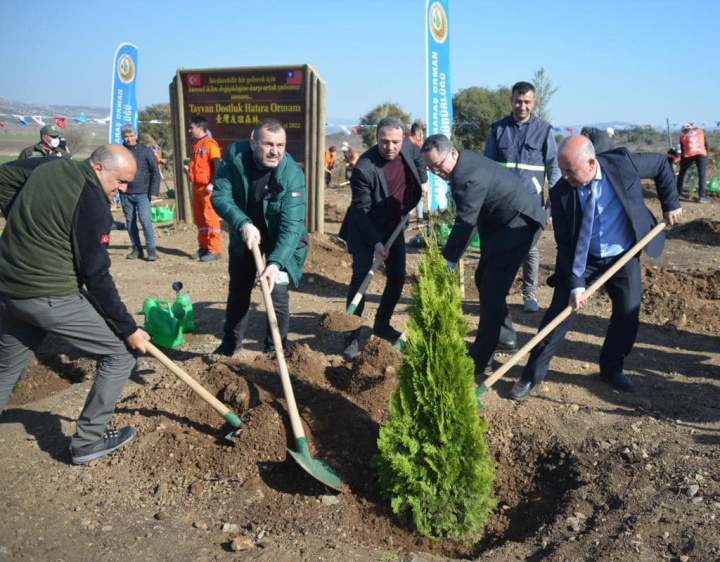 台灣與土耳其為永續環境合作減碳，台土友誼世代相傳