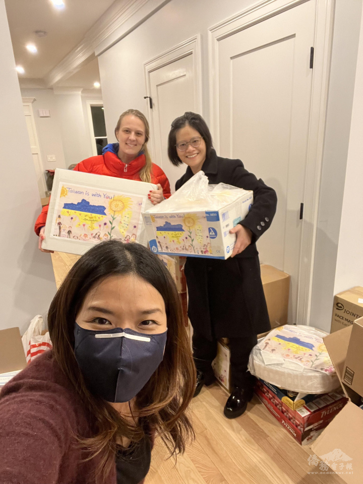 本次活動發起人汪雅雲、康麗雪、以及Katya Malakhova (照片提供：汪雅雲)