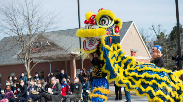 醒獅祈福、歡慶鑼鼓，密西根舞獅隊學員為全場與會嘉賓賣力演出