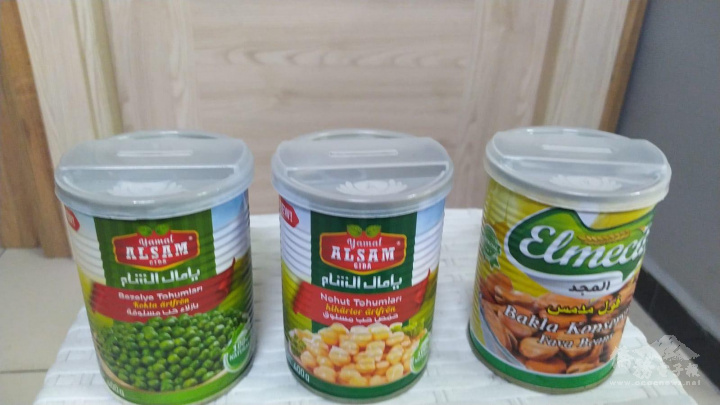 這次發放的特點是每一戶加發一個食品罐頭，罐頭裡的食物吃完後還可以拿來做存錢筒，一舉兩得。