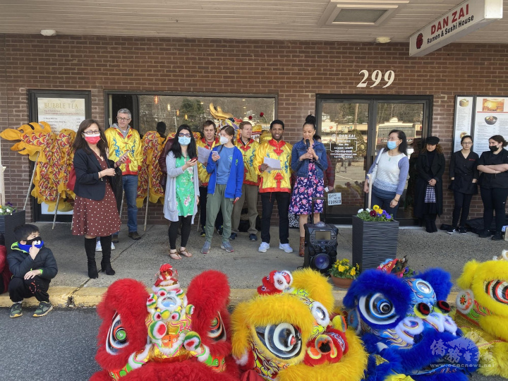 臺灣華語文學習中心的學生獻唱「甜蜜蜜」