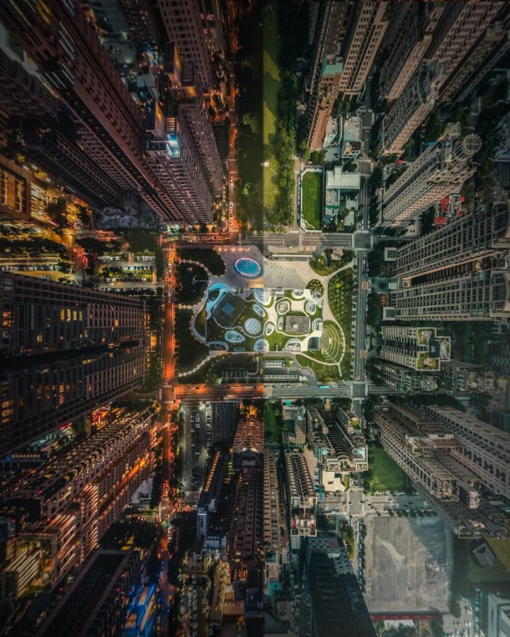 台灣科技大學建築系透過課程教學生使用無人機，並將虛擬和擴增實境應用於建築設計，鑽研無人機空拍的台科大學生龔照峻，以日與夜（Day and Night）的台中歌劇院空拍照，獲IPA國際攝影獎建築類的城市景觀第2名。（台科大提供）