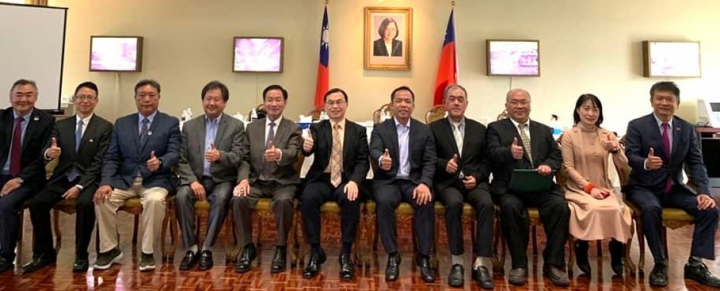 賴索托僑領及非洲台灣商會聯合總會簡總會長湧杰拜會駐南非代表處