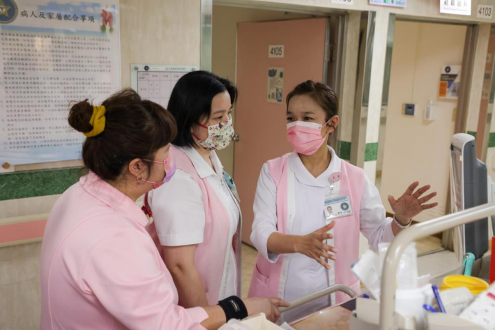 陳淑貞期盼能持續傳承臨床經驗給學弟妹，一同為護理工作努力。（青年日報提供）