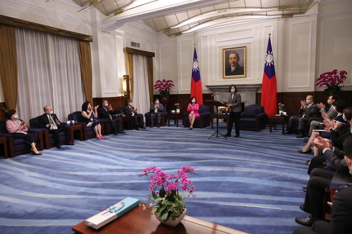 總統接見「北美洲臺灣商會聯合總會回國訪問團」