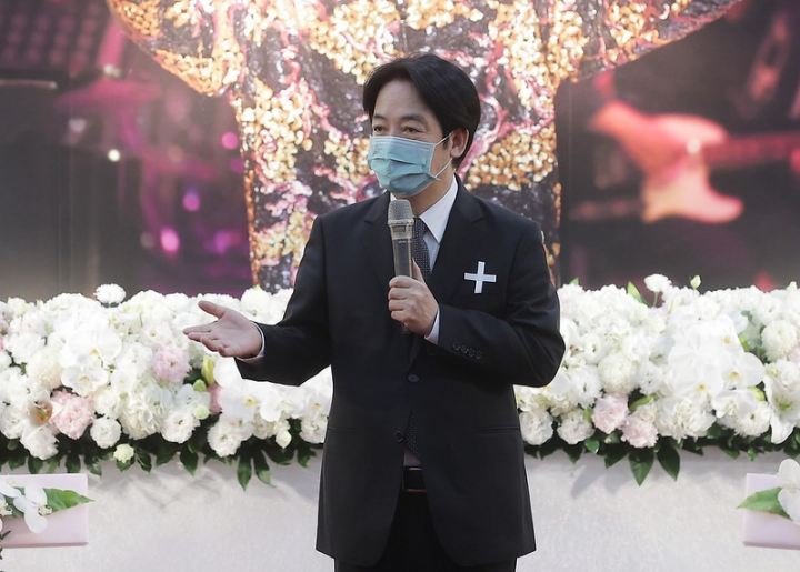 副總統頒贈「歌壇耆宿文夏先生褒揚令」，並致詞