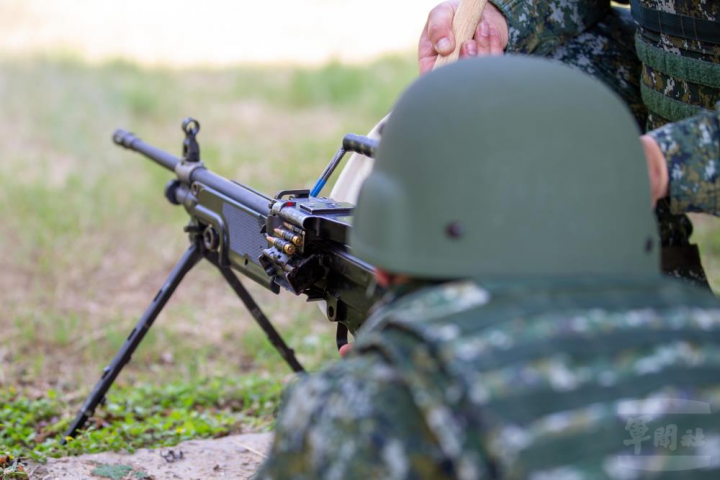 透過實彈射擊訓練，提升武器操作要領