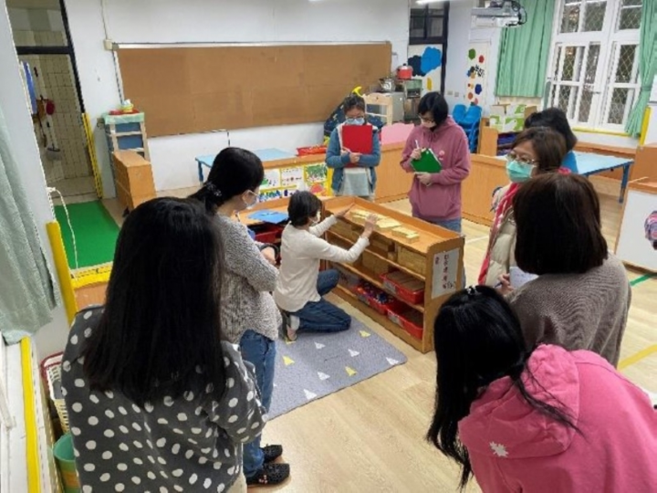 輔導人員入班觀察後，協助改造學習區