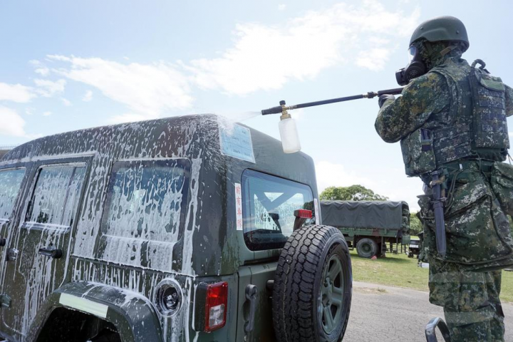 陸軍36化學兵群偵消營基地訓練，官兵執行各項偵消作業