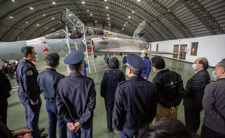 蔡英文總統1日下午前往新竹視導「空軍第二戰術戰鬥機聯隊」