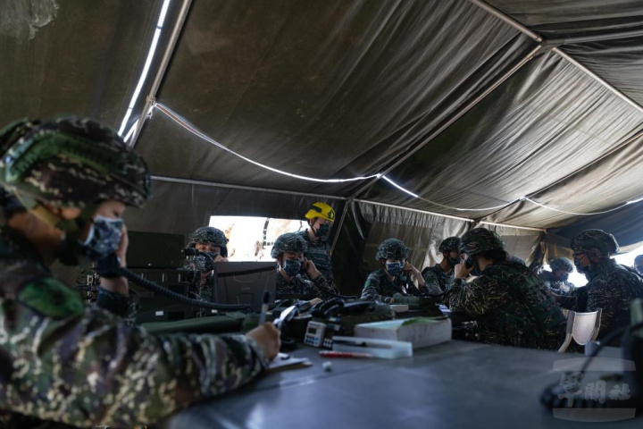 指揮所聯合操作。