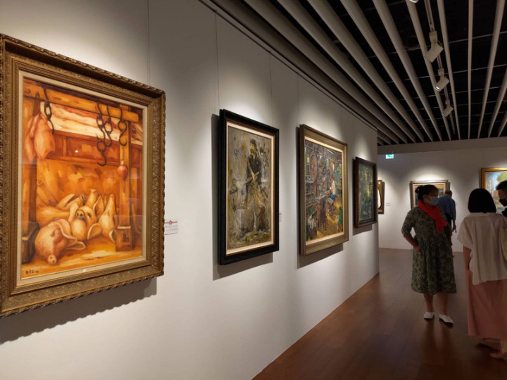 台陽美展今年邁入第85屆，由現今會員作品及公募作品集結為「85台陽、薪傳永續」美術特展，展出作品包含油畫、膠彩、墨彩、雕塑、水彩及版畫。