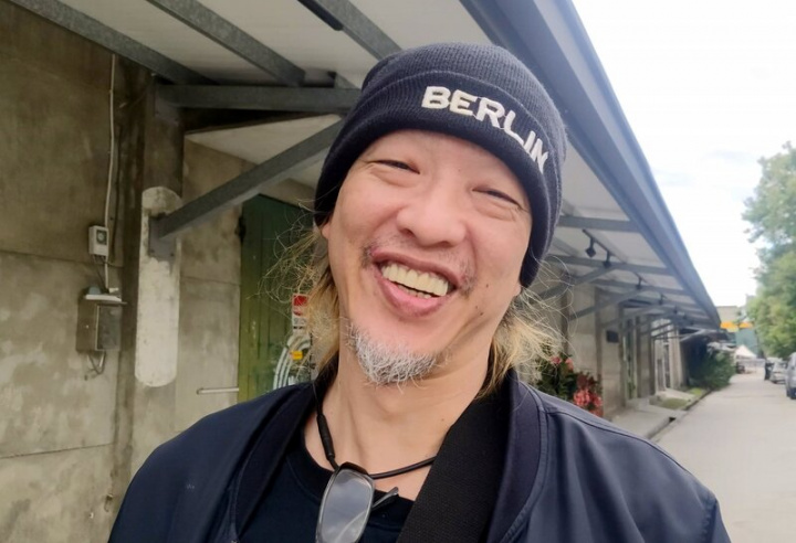 董事長樂團與第二代馬蘭吟唱隊合作的「八歌浪Pakelang」專輯獲得葛萊美獎最佳唱片包裝設計獎，董事長樂團貝斯手林大鈞（大鈞）4日受訪時直呼，「不可思議、不容易、與有榮焉」。