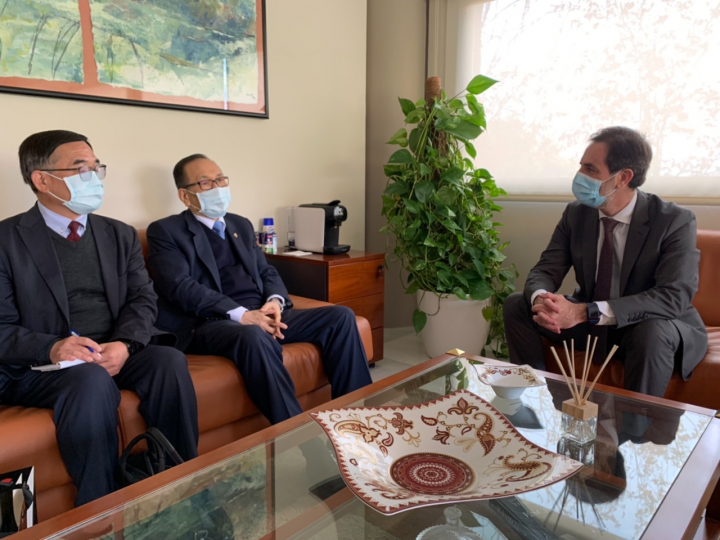 劉大使拜會Cuenca校區副校長César Sánchez