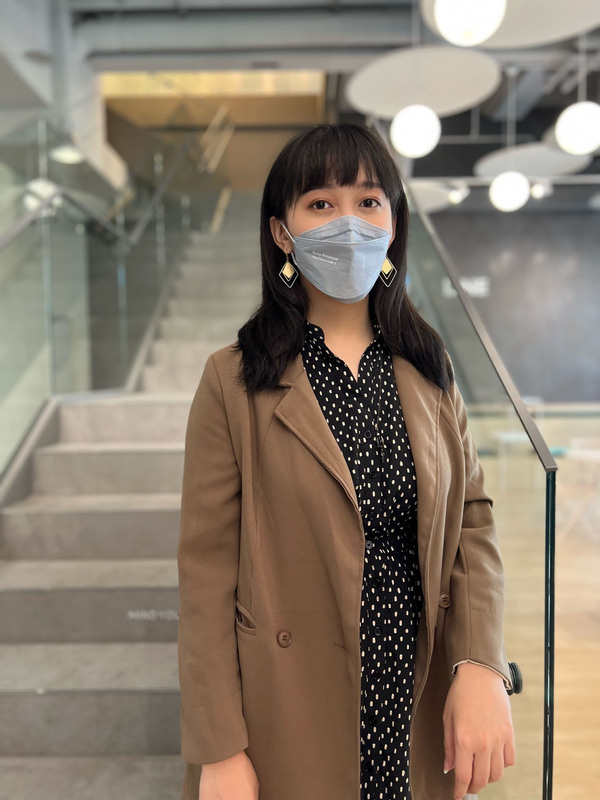 26歲遊戲工程師餅乾2021年在同志朋友們的鼓勵下，決定加入網漫平台LINE WEBTOON，嘗試BL男男戀故事，是目前最年輕的台灣連載漫畫家。