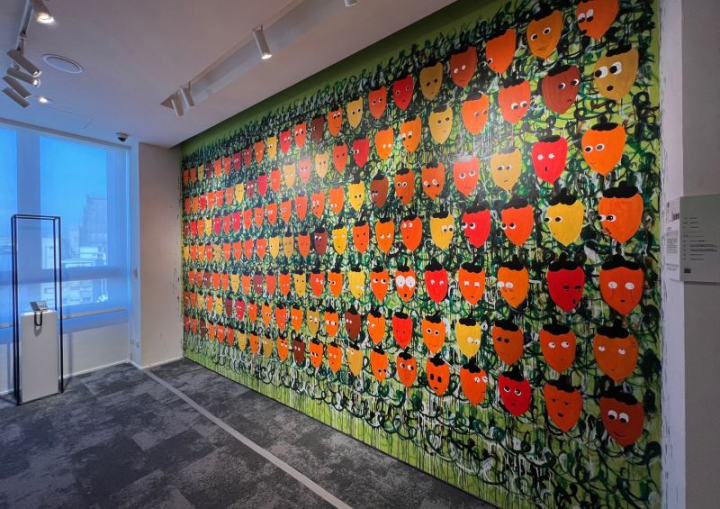 藝術家蕭筑方現地創作《大家一起日光浴！》