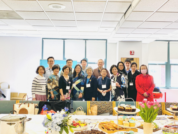 勒星頓中文學校歷任校長與現任校務人員及老師合影