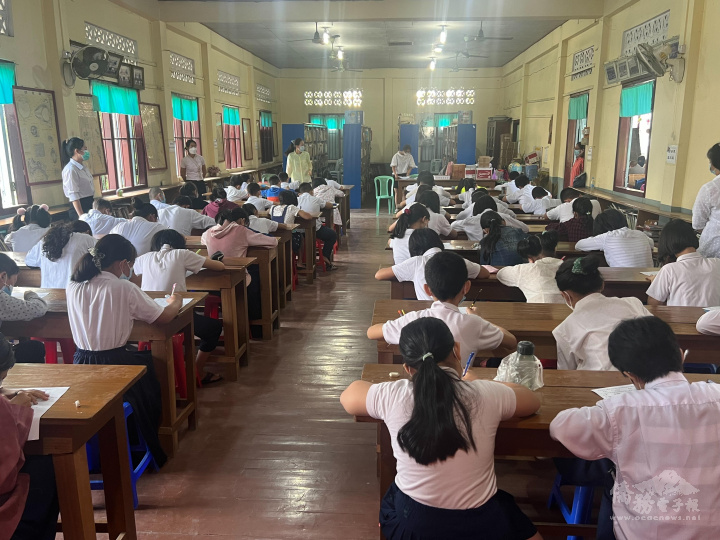 漢字識讀比賽現場，學生全神貫注